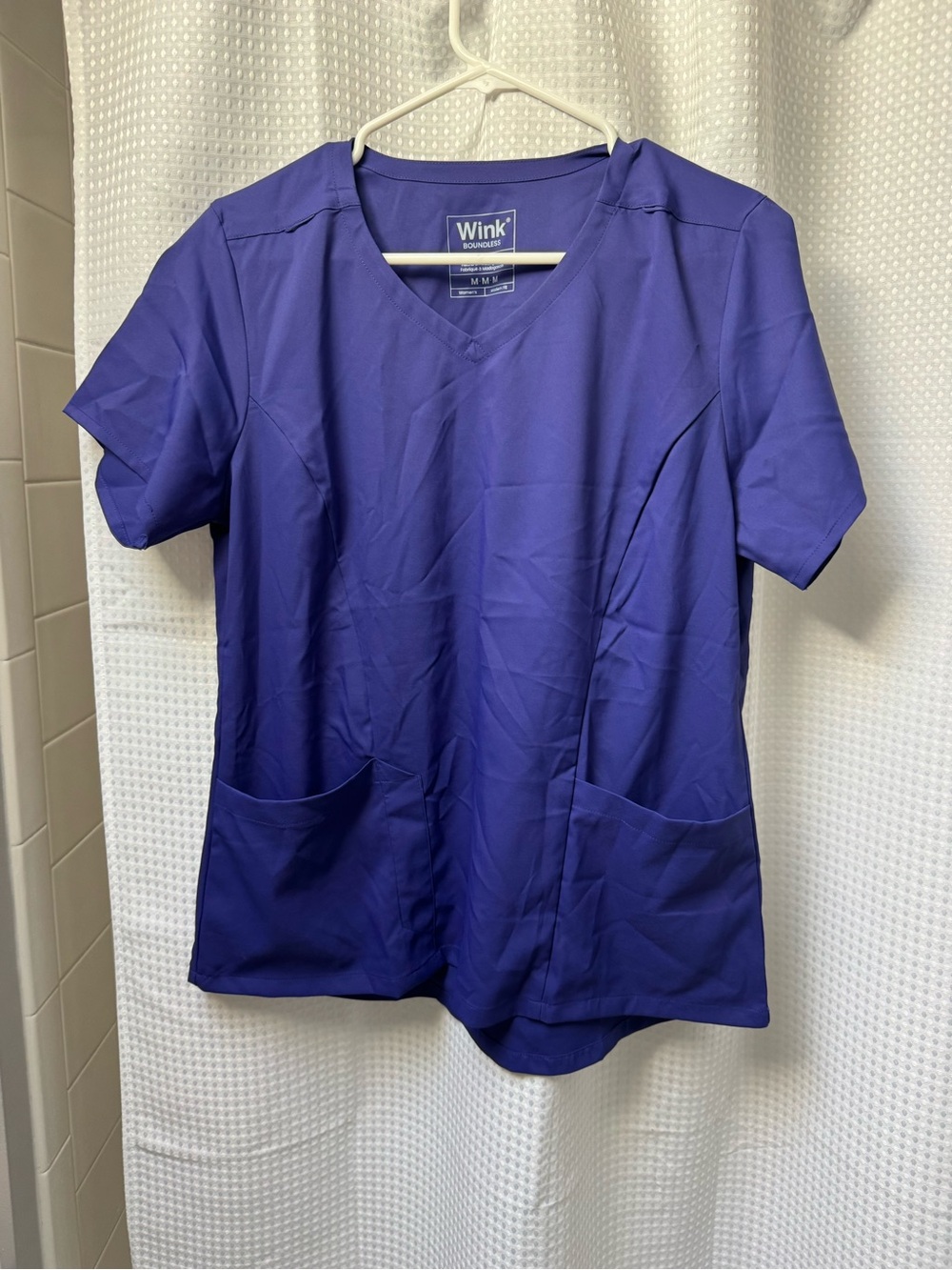 WINK Women’s M Scrub Set. V-neck 2  pocket  top / Bootleg style bottoms‎